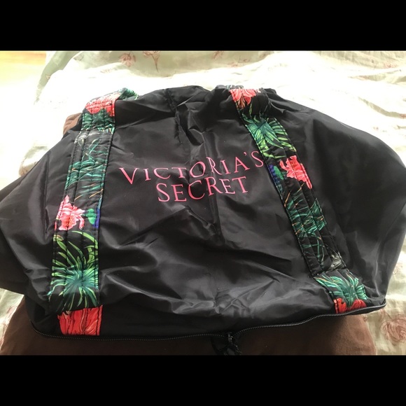 Victoria’s Secret floral bag - Picture 2 of 4